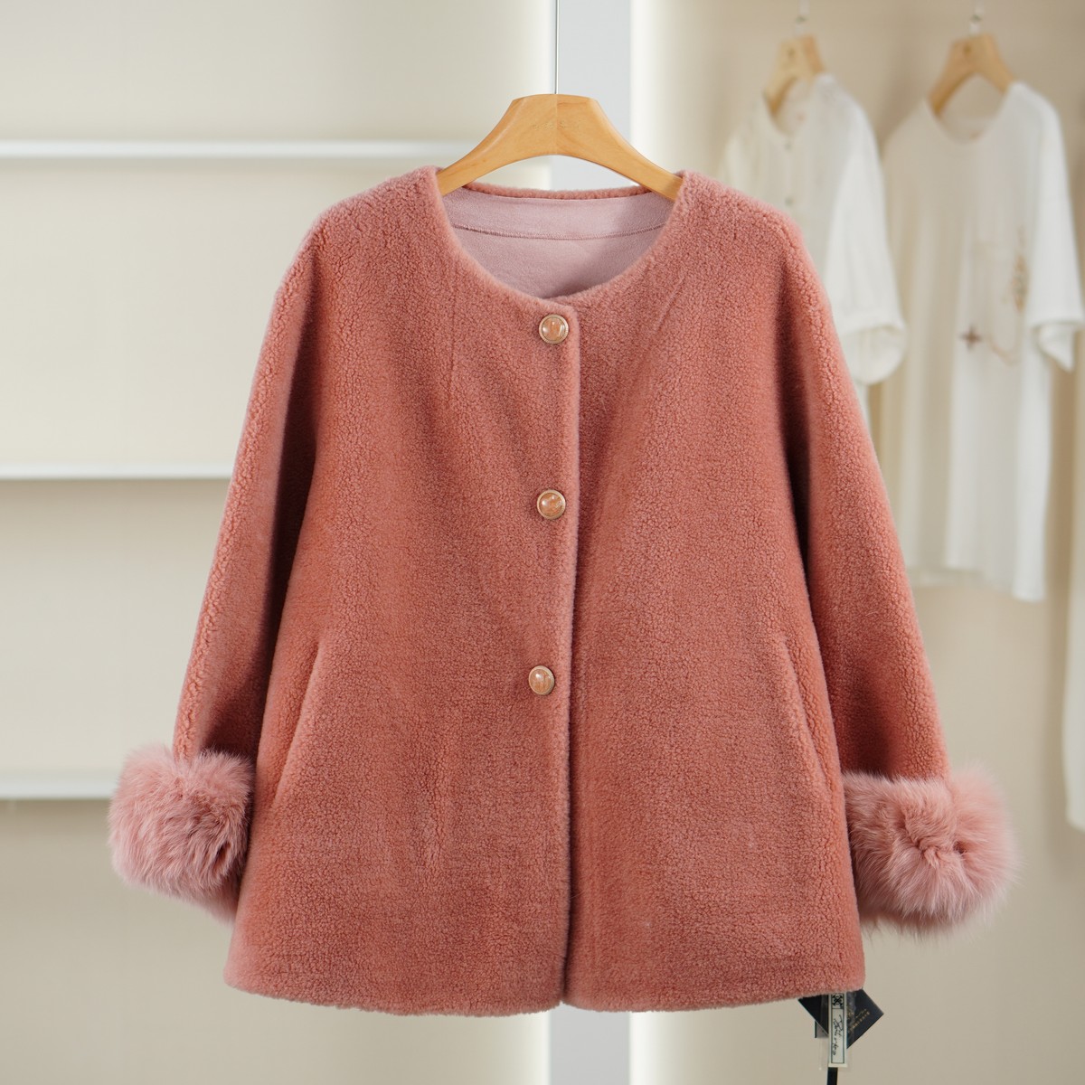 麦迪尚品【赵】5113045 复古圆领颗粒皮草外套秋冬女装专柜撤柜