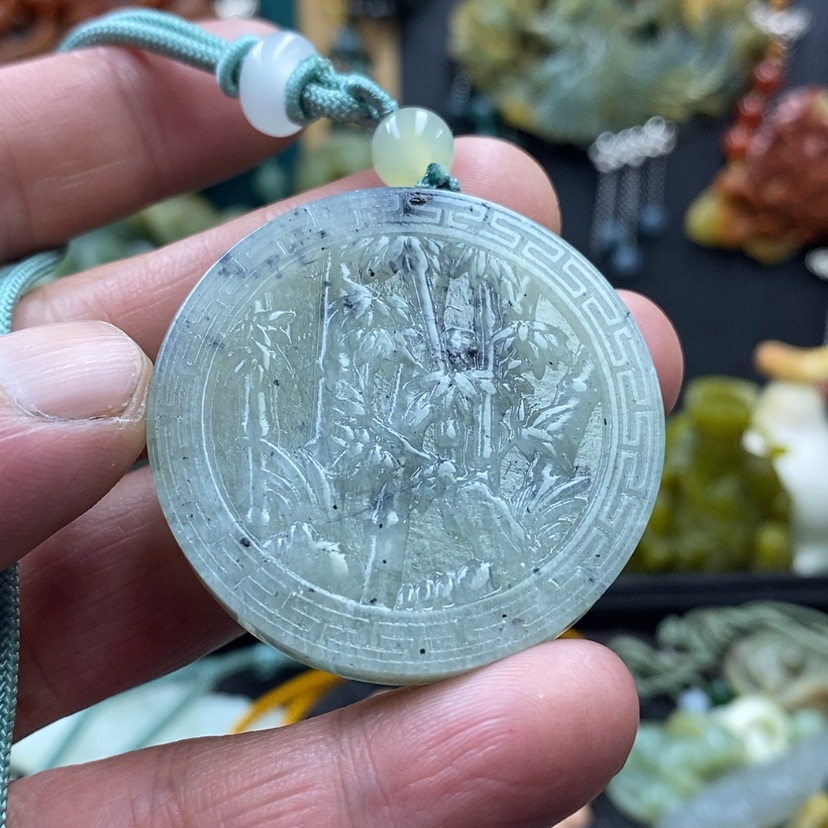 【闪购商品】蛇纹石玉未镶嵌吊坠