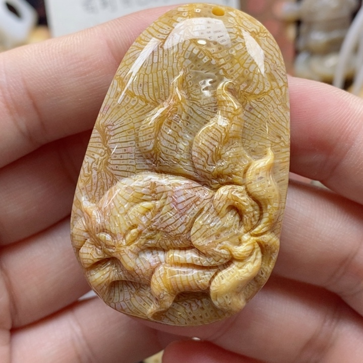 石英质玉颈饰未镶嵌