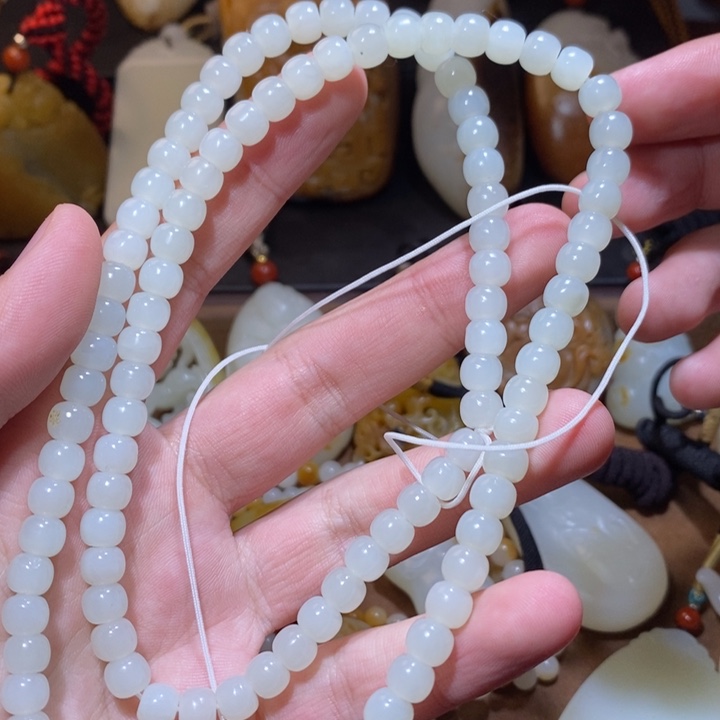 和田玉颈饰未镶嵌