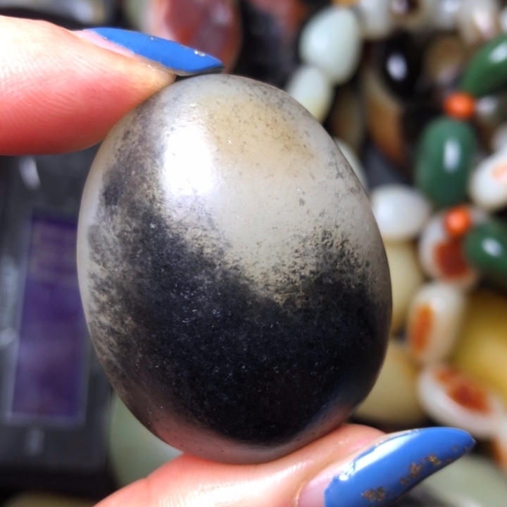 和田玉（翠青玉）未镶嵌珠宝奇石