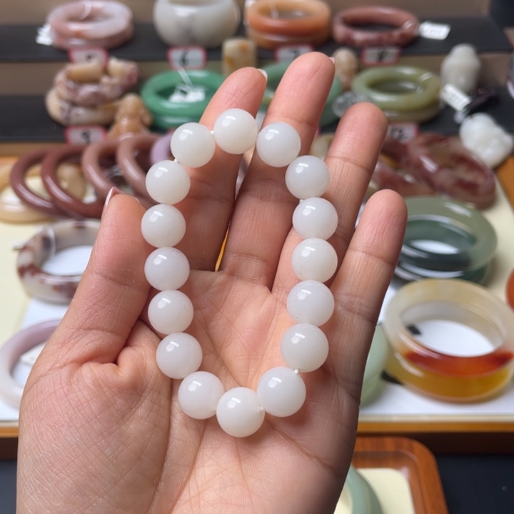 石英质玉未镶嵌手镯