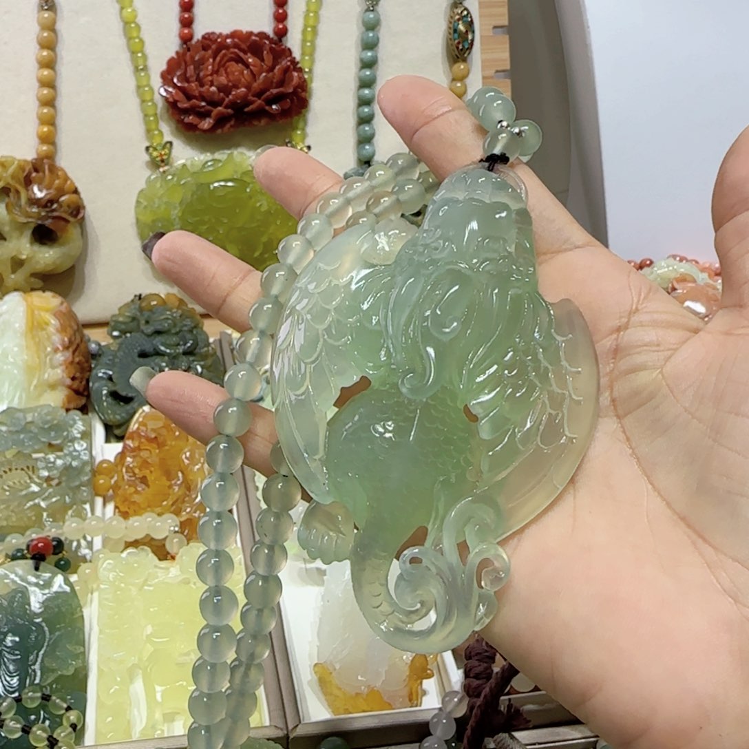 未镶嵌蛇纹石玉吊坠小****