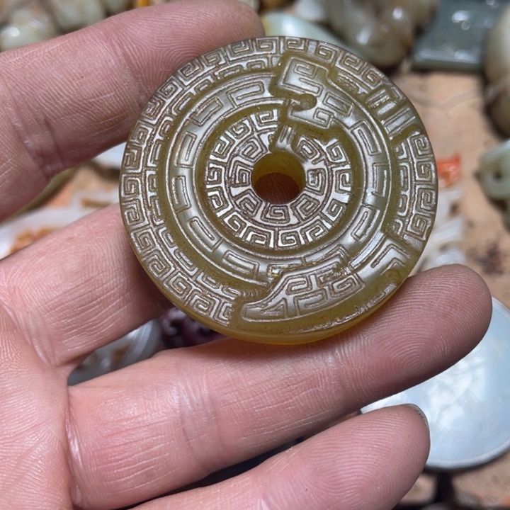 和田玉（糖玉）未镶嵌颈饰