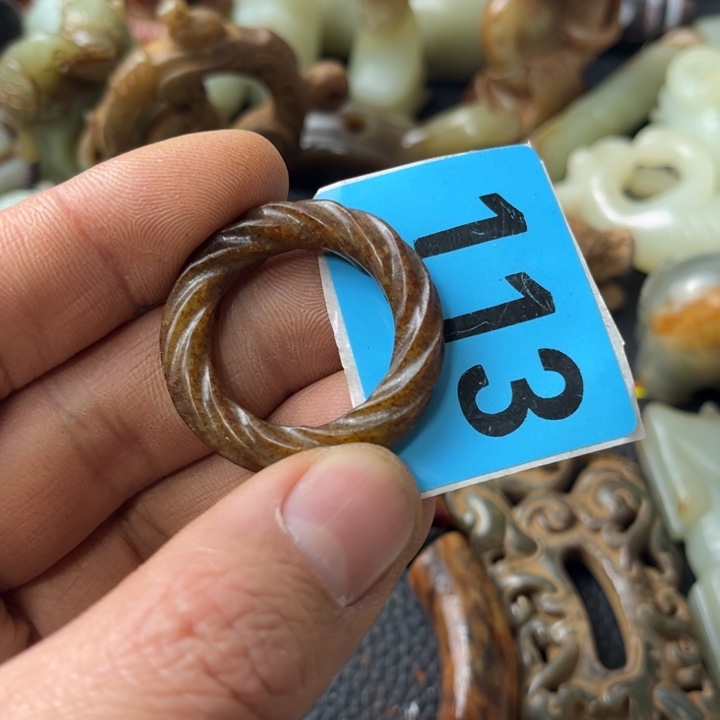 和田玉颈饰未镶嵌