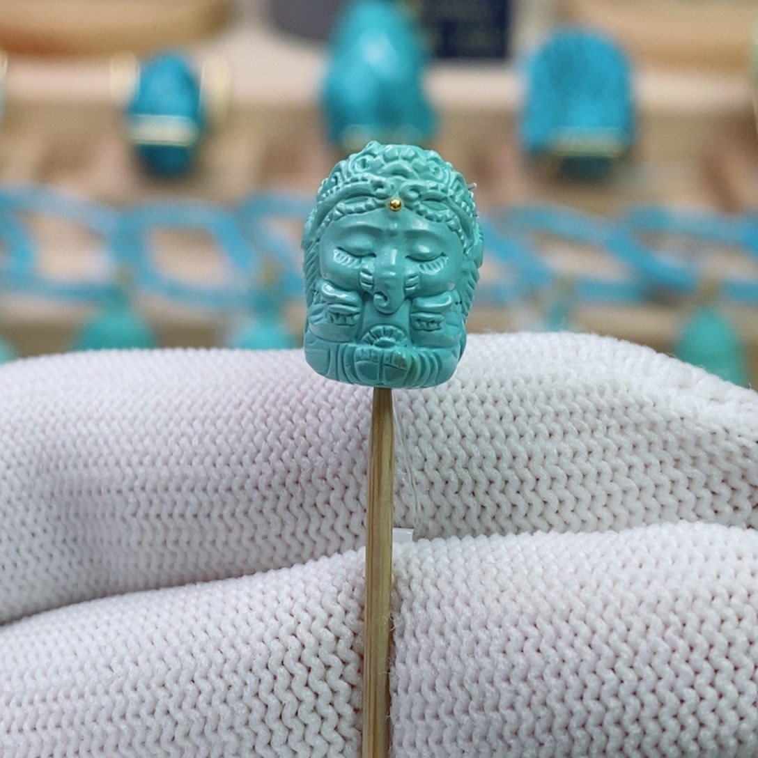 绿松石未镶嵌珠宝奇石