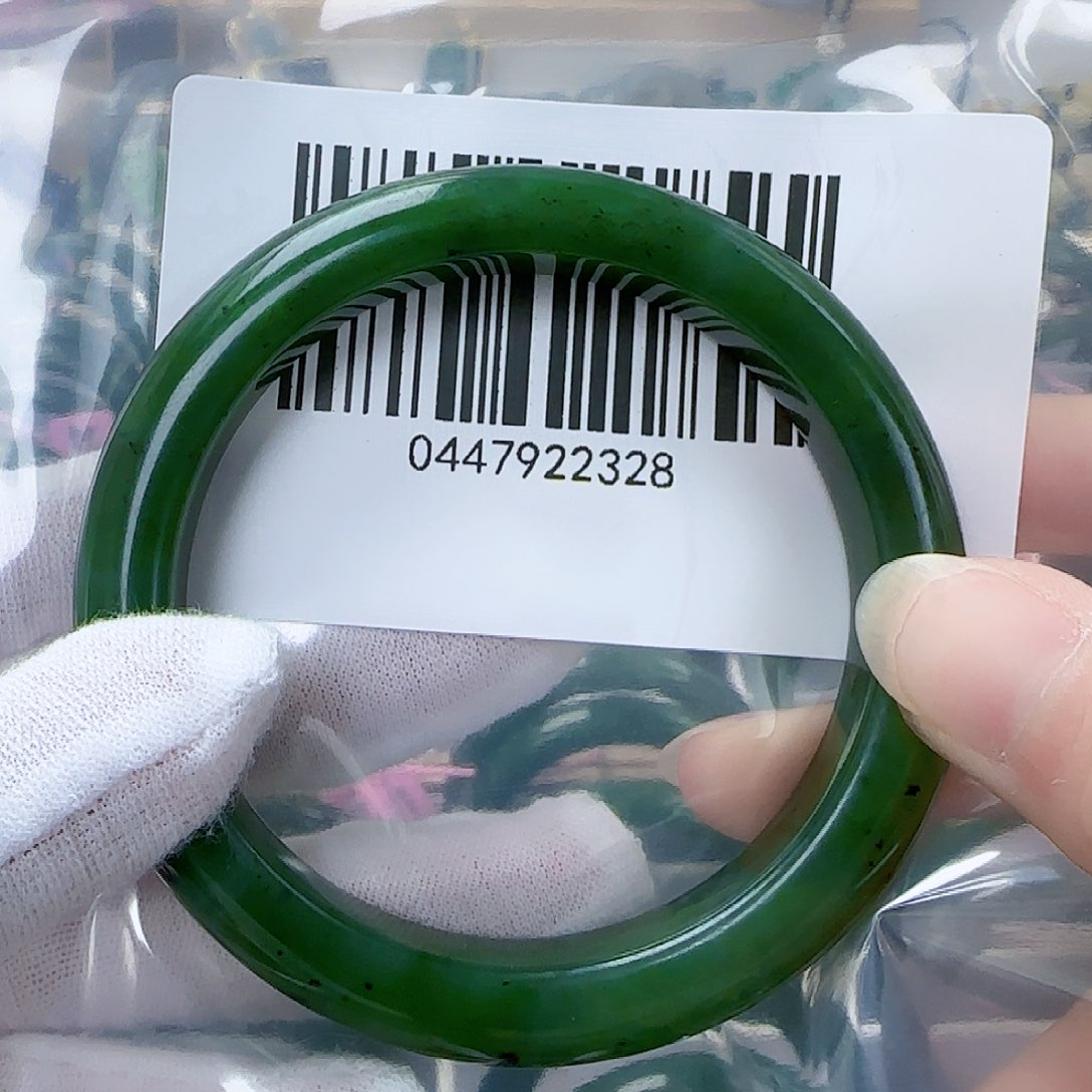 和田玉（碧玉）手镯未镶嵌59包容