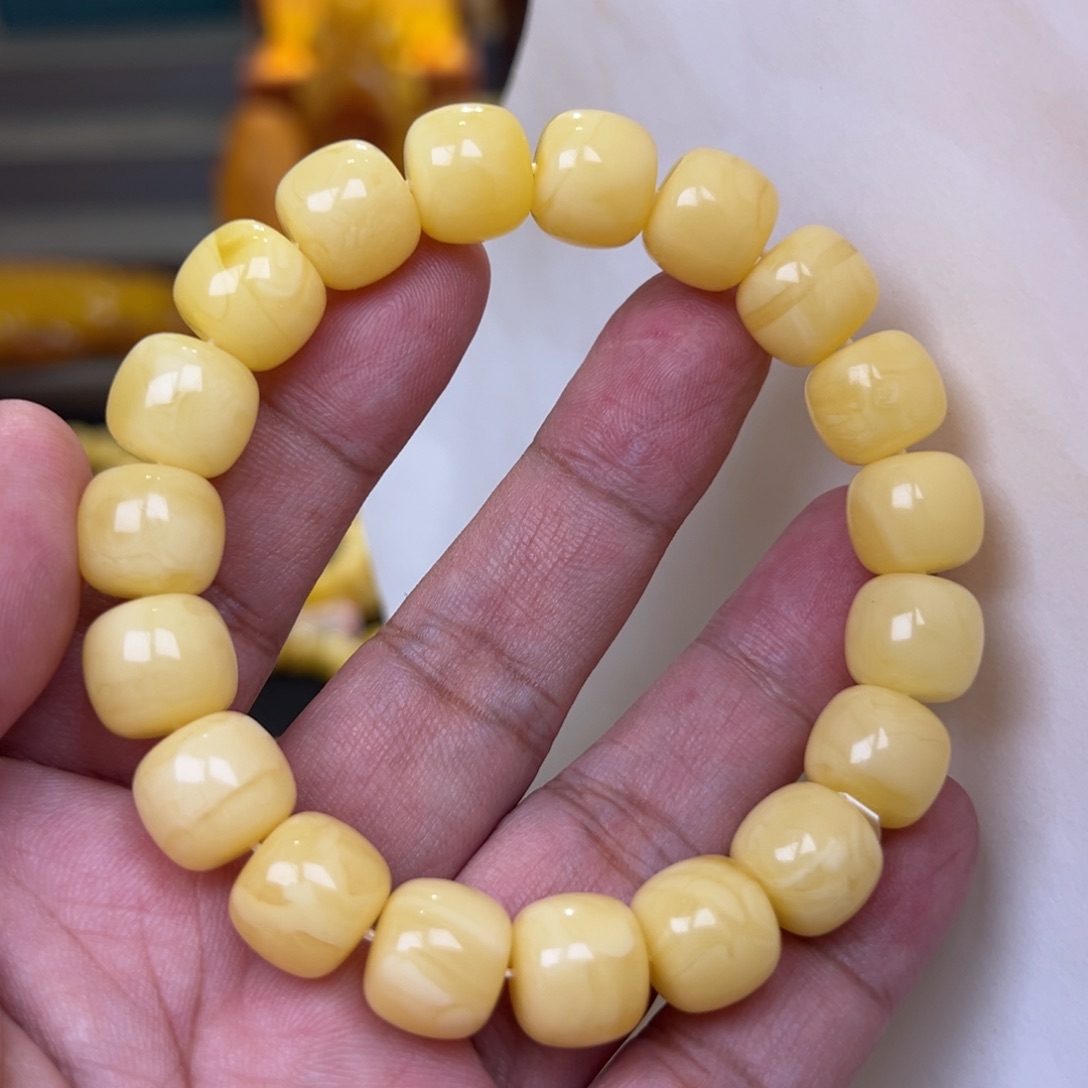 蜜蜡未镶嵌珠宝奇石12加22.29克