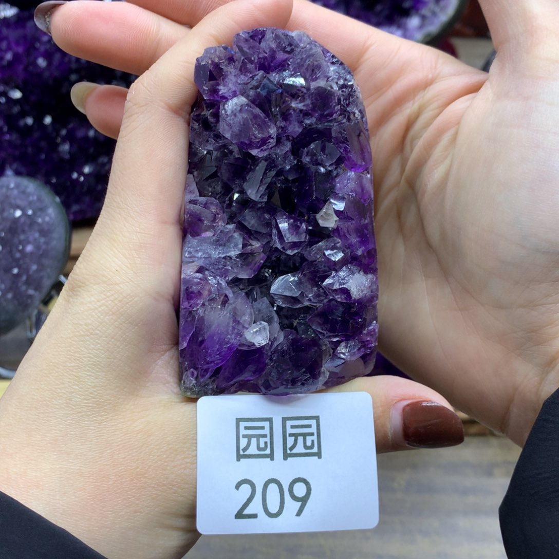 紫晶大型摆件（非配饰）未镶嵌