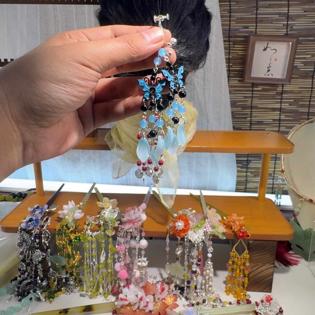 苗***妹蛇纹石玉合金发饰钩款
