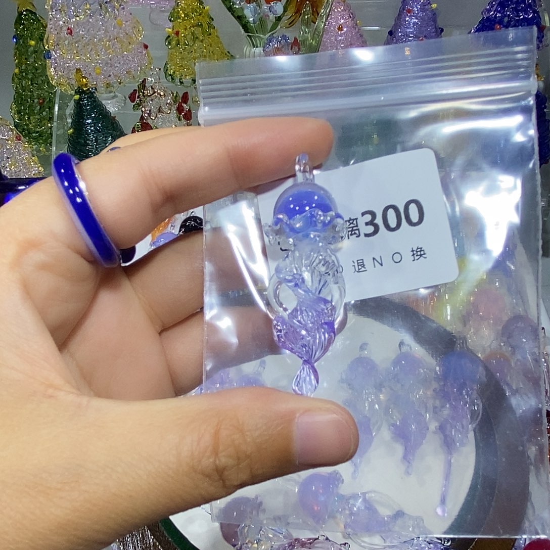^****颈饰玻璃300水母一个