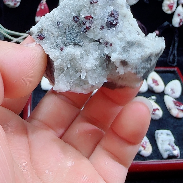 满***满天然辰砂原石毛料