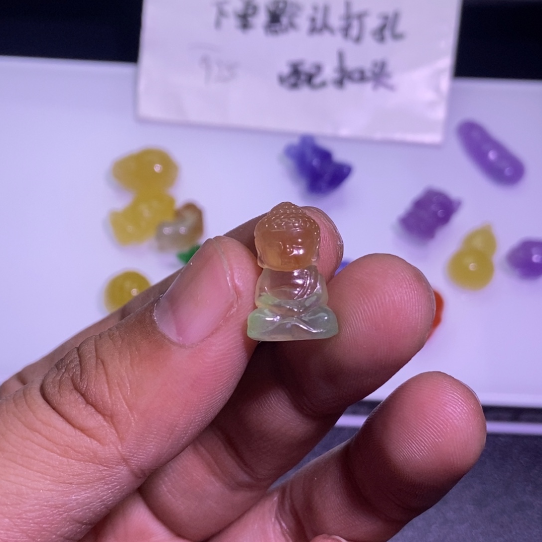 卡***K翡翠未镶嵌颈饰吊坠