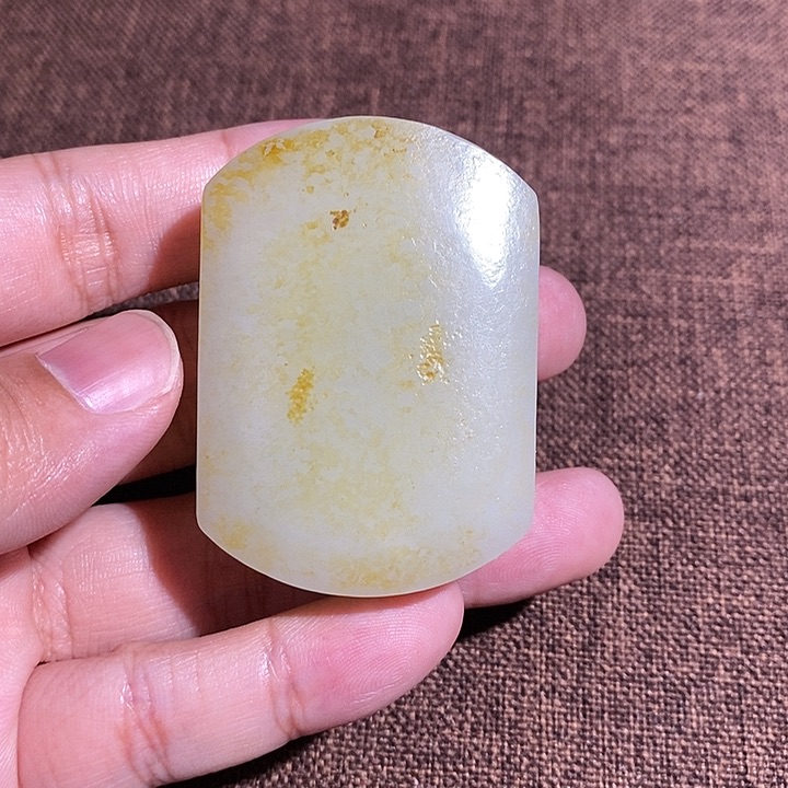 和田玉未镶嵌颈饰酒****心