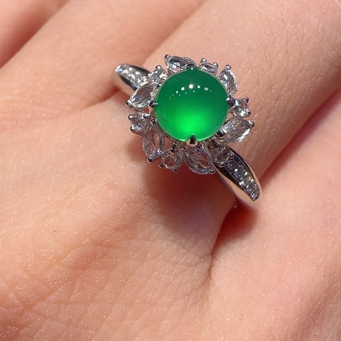 翡翠戒指18K金镶嵌戒指