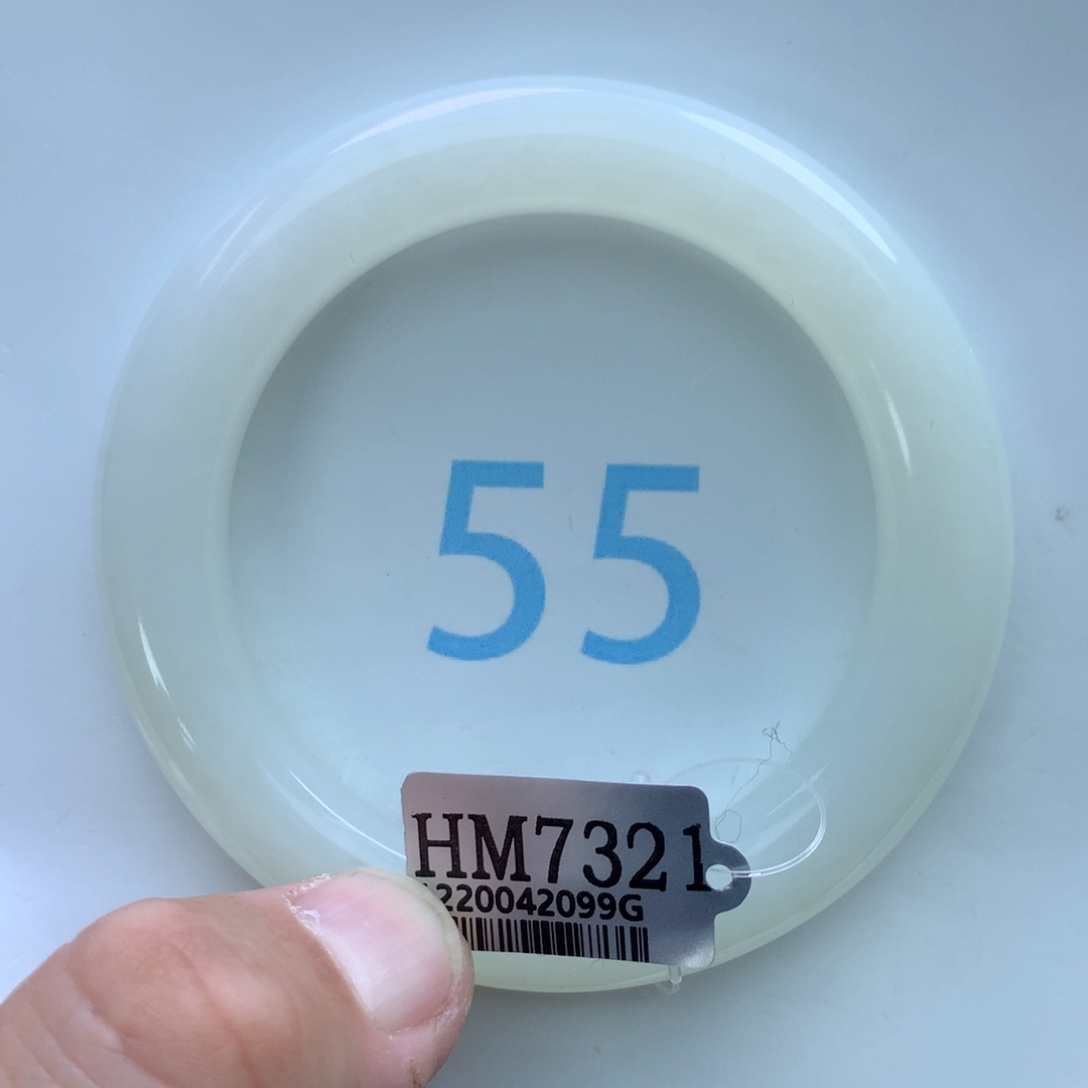 和田玉手镯未镶嵌小***点