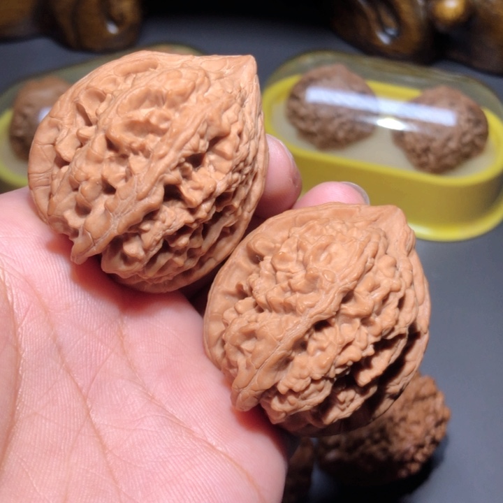 文玩核桃把件40大沽石