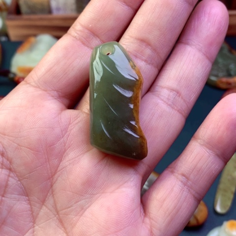 和田玉颈饰未镶嵌