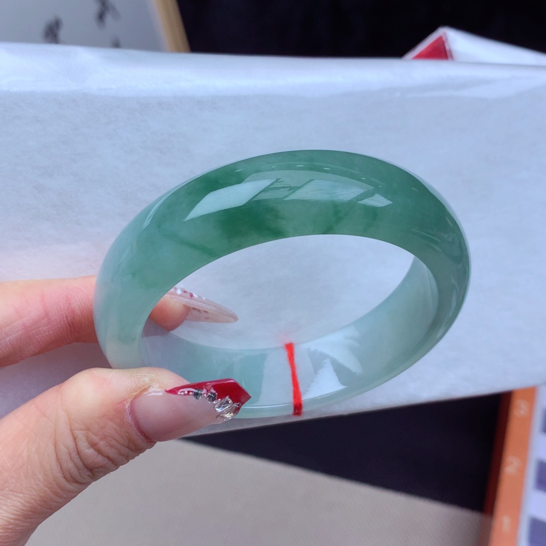 翡翠手镯未镶嵌缅甸翡翠手镯