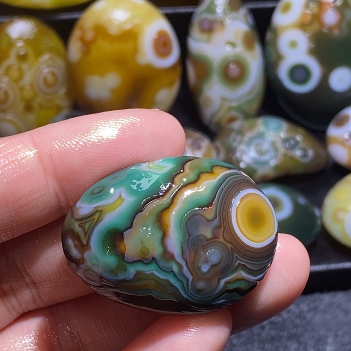 玛瑙/玉髓未镶嵌珠宝半成品19