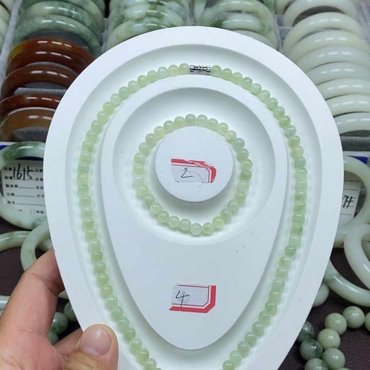 蛇纹石玉未镶嵌手链