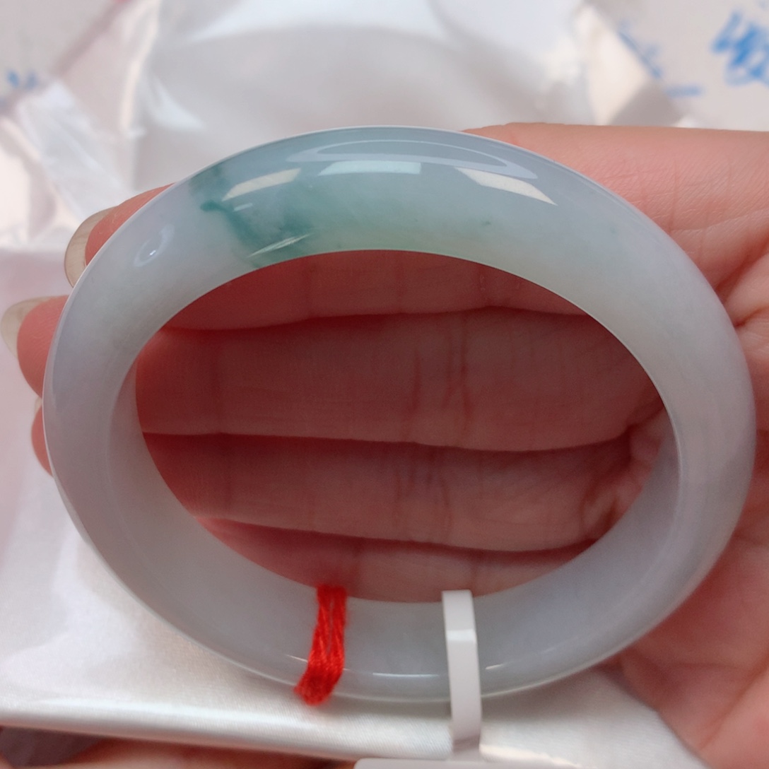 翡翠手镯未镶嵌53.7圈