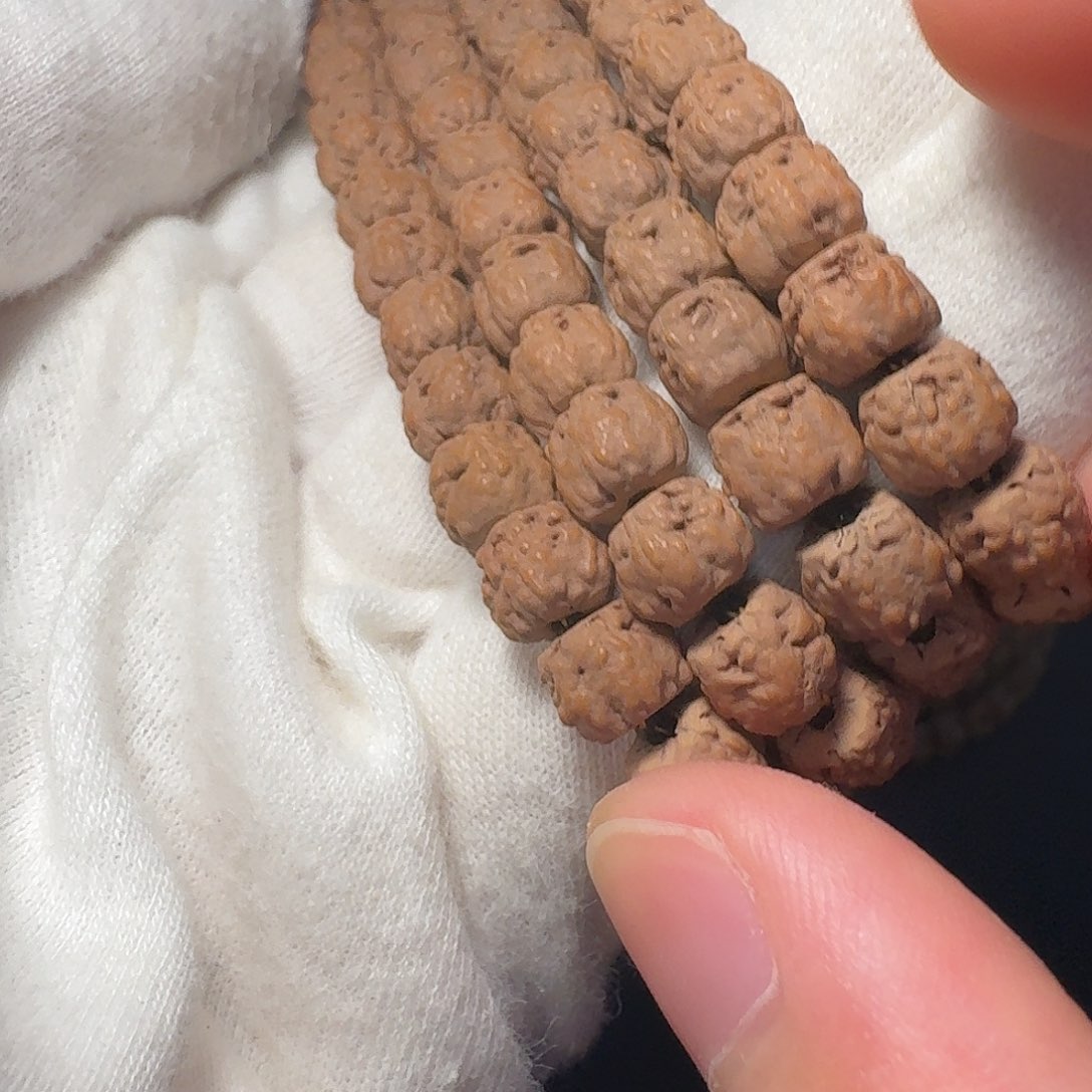 山***乙金刚菩提吊坠龙切佛手108