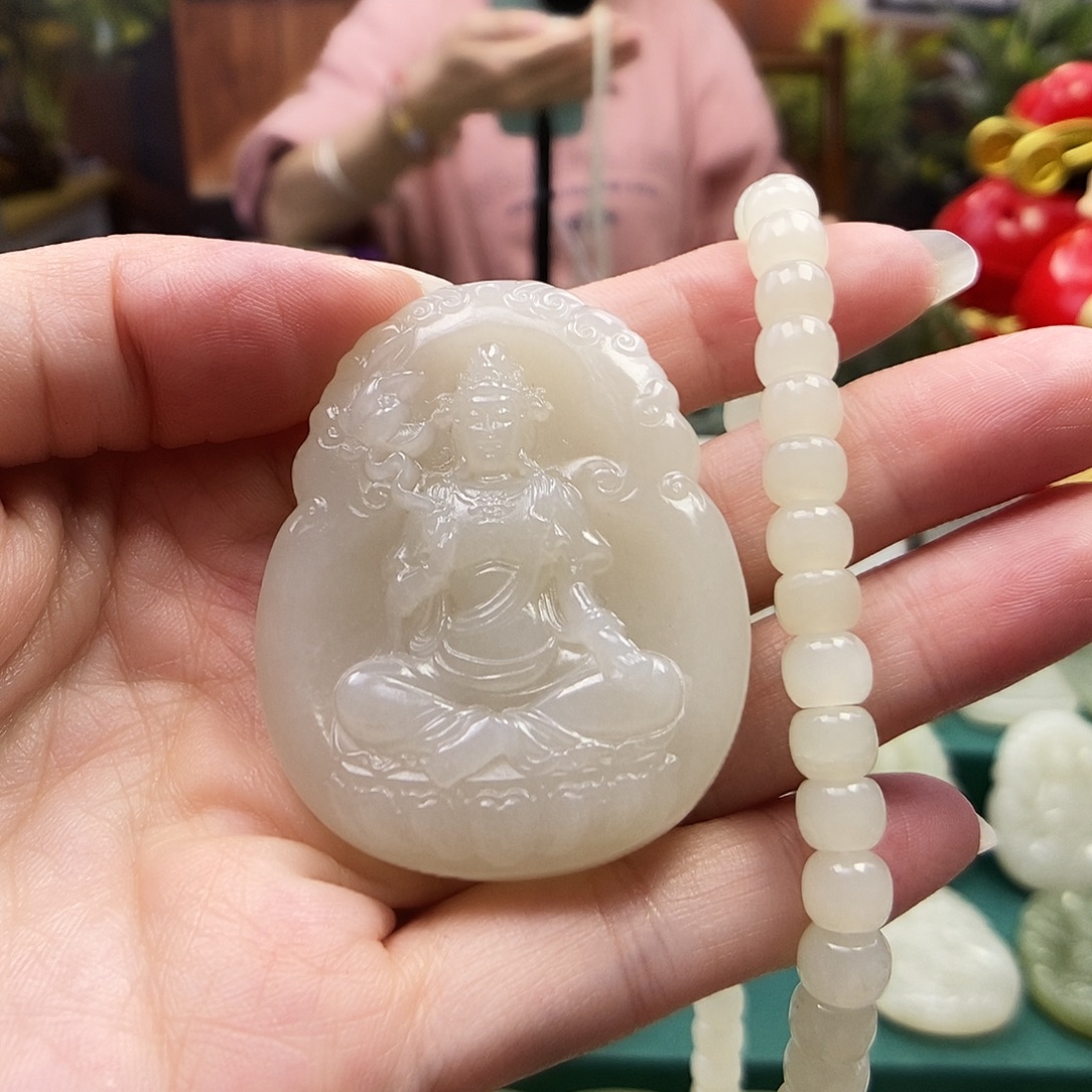 和田玉未镶嵌颈饰002属马佩戴大势至菩萨