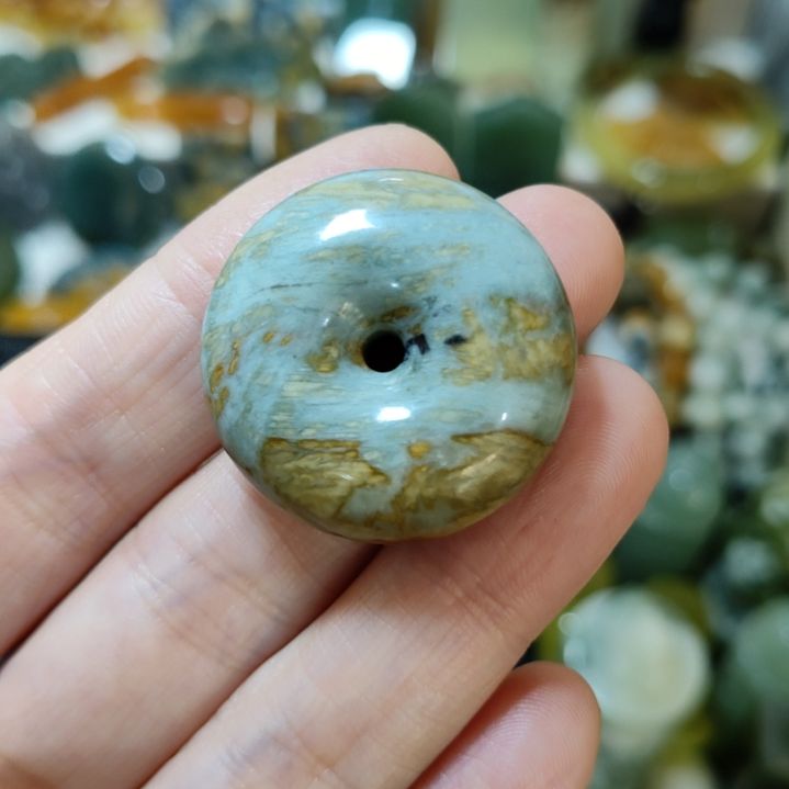 岫玉未镶嵌平安扣