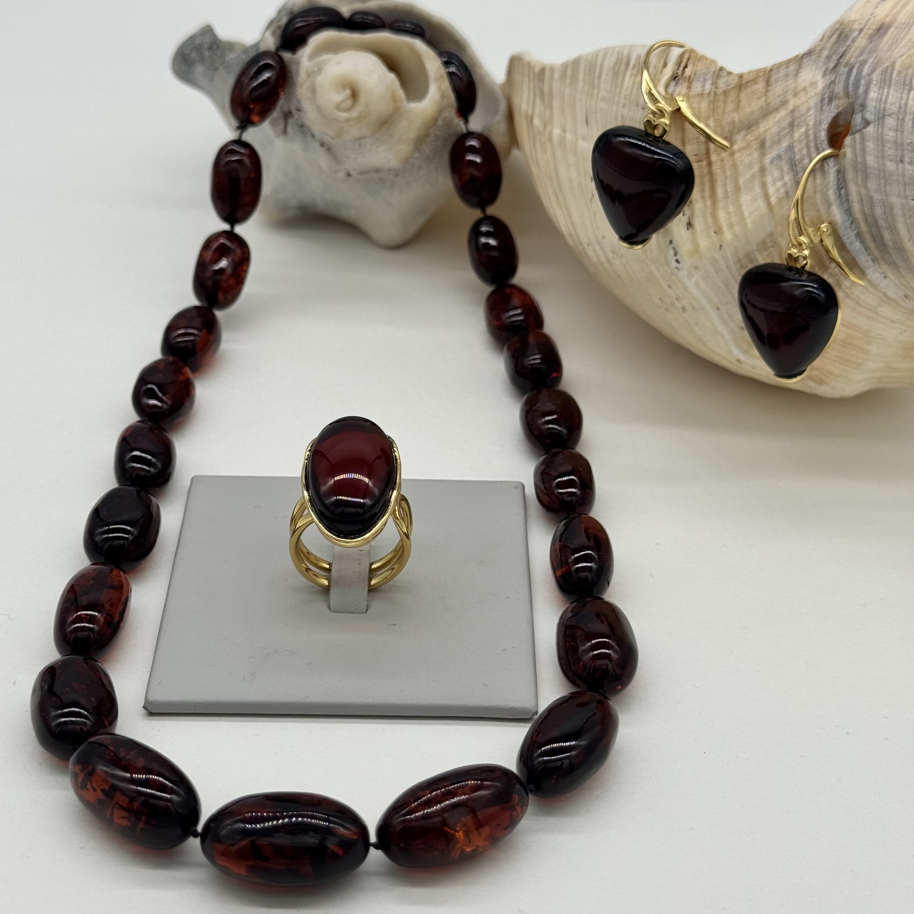 乔美琥珀首饰精美血珀三件套
