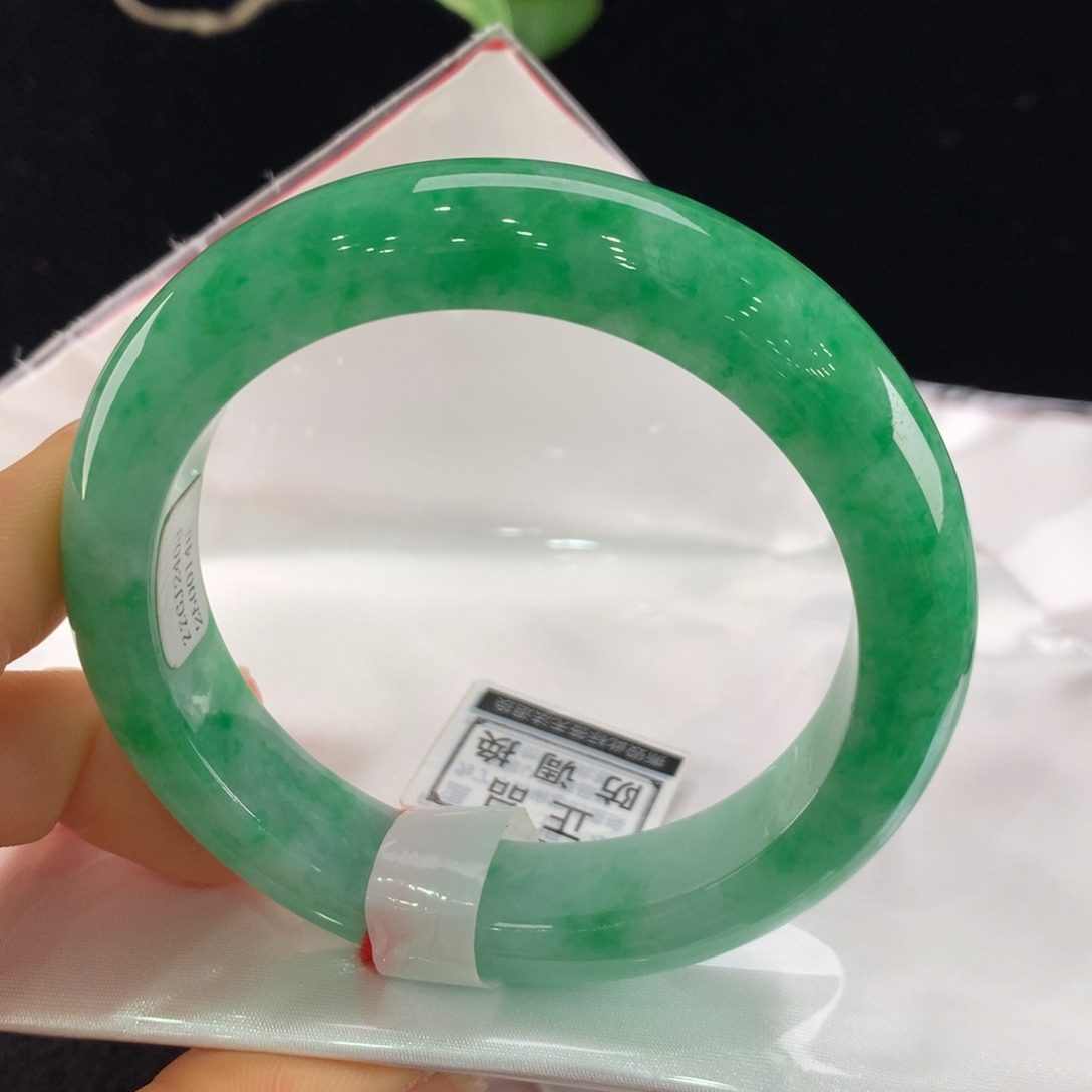 翡翠手镯未镶嵌111-0148