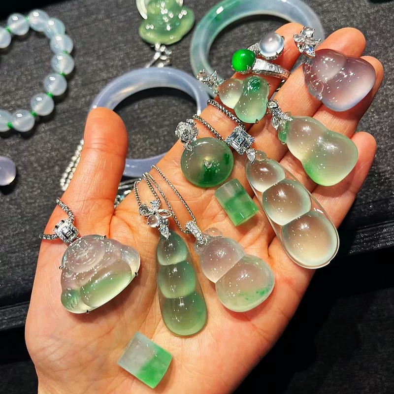 翡翠.吊坠.挂件.颈饰.饰品.雕刻.气质.冰透