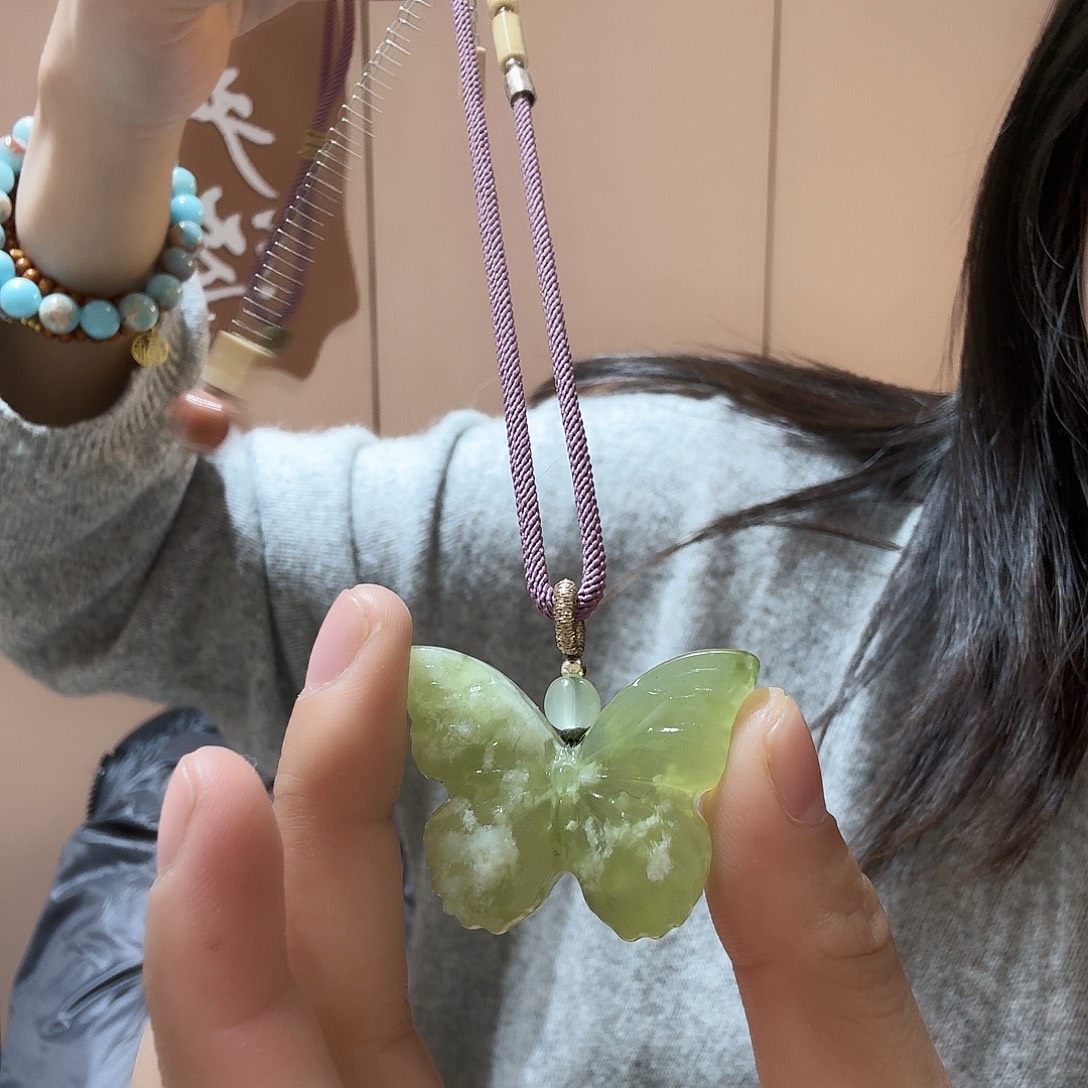 蛇纹石玉未镶嵌颈饰