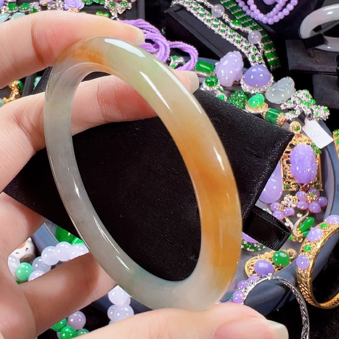 翡翠未镶嵌手镯签收后24小时鉴赏期