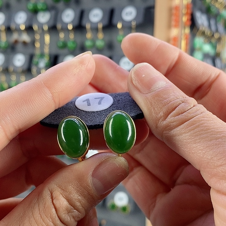 和田玉耳饰18K金镶嵌