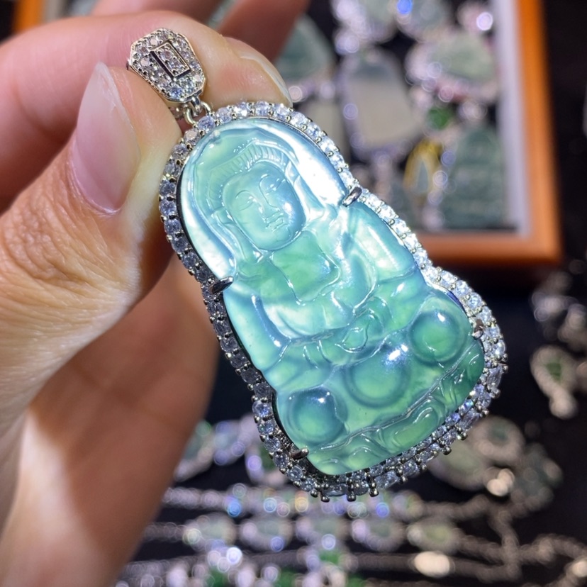 【闪购商品】翡翠颈饰未镶嵌轩***王天然