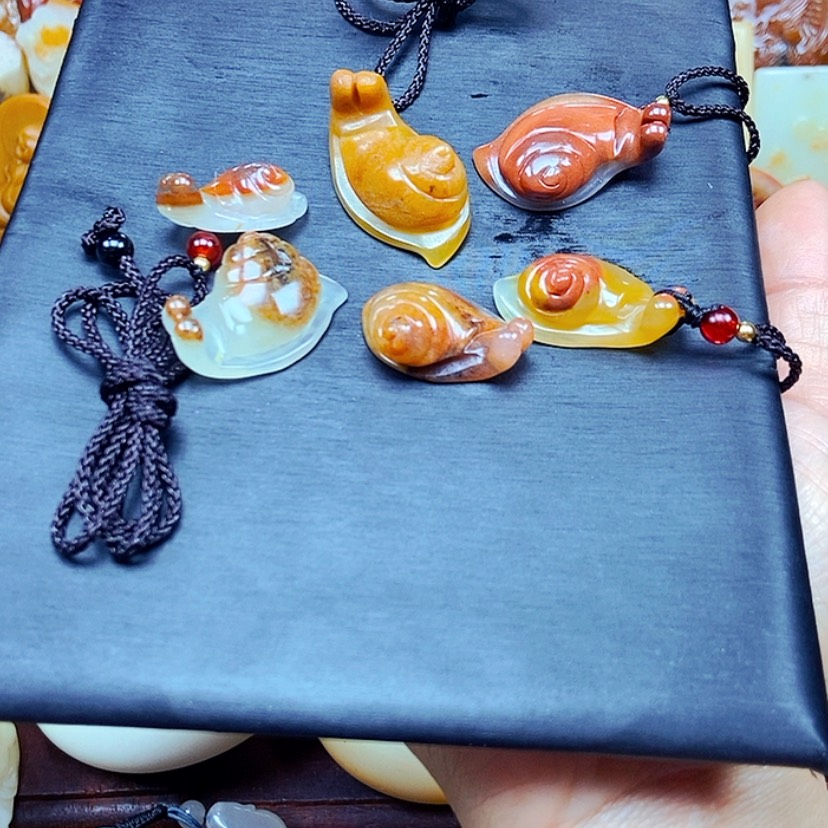 【闪购商品】石英质玉颈饰未镶嵌