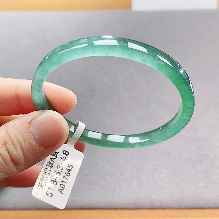 【闪购商品】翡翠手镯（圆镯）未镶嵌