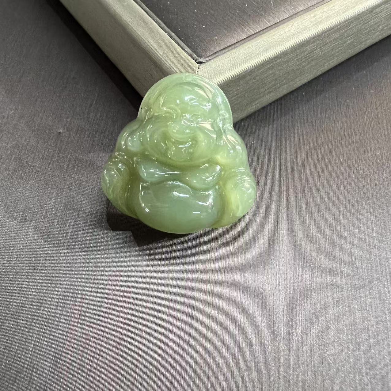和田玉冰晴绿佛公吊坠25mm  A10014
