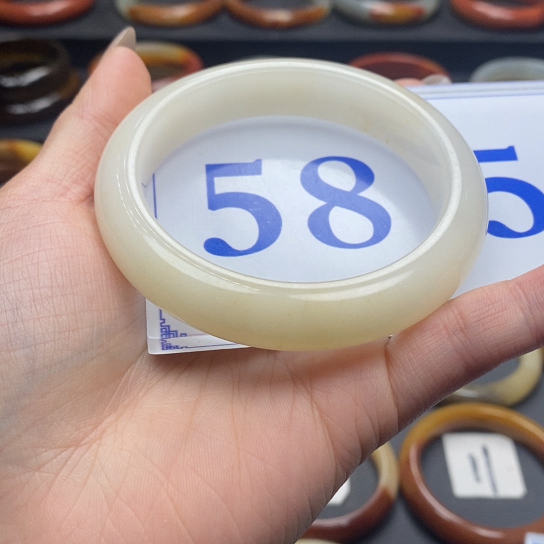 石英质玉（黄龙玉）手镯未镶嵌