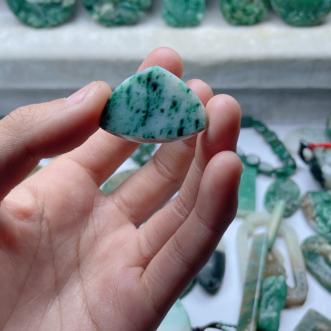 独山玉磨砂挂件未镶嵌