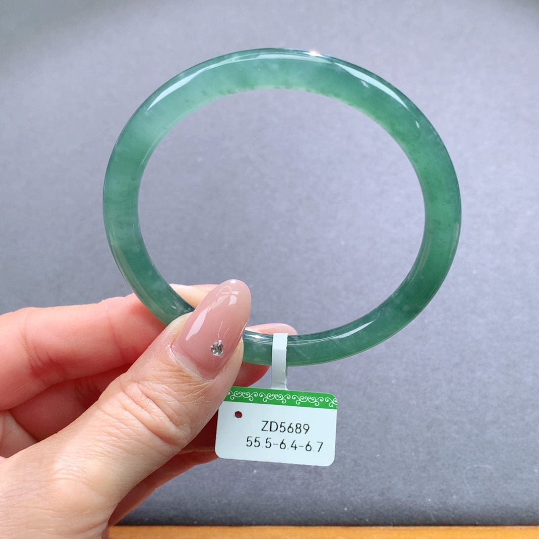 翡翠手镯未镶嵌天然翡翠手镯叮当镯