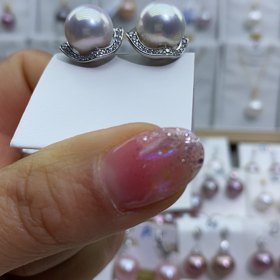 淡水珍珠吊坠(赠链)银S925镶嵌群**?