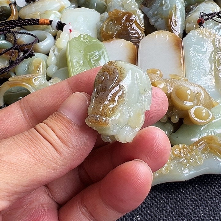 和田玉未镶嵌吊坠(不含链)