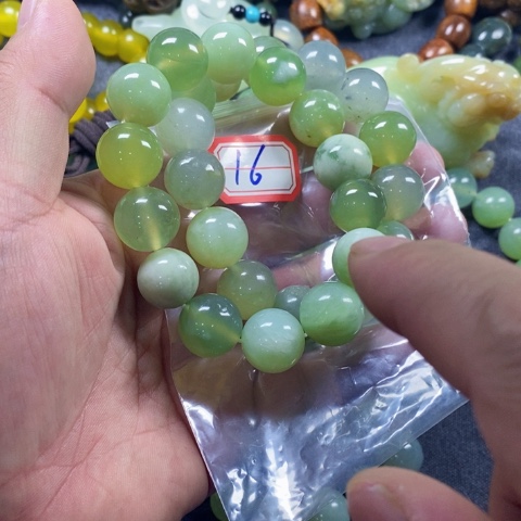 未镶嵌蛇纹石玉手链