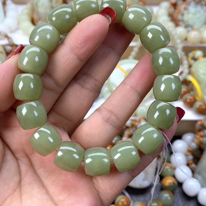 【闪购商品】透闪石质玉手串未镶嵌