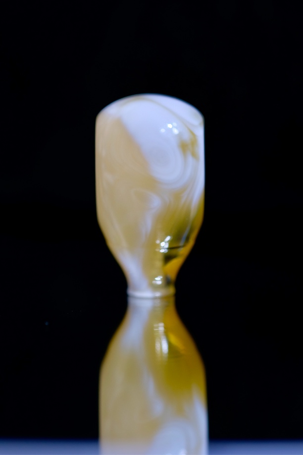 12*12.3*22.3mm金漆白溶洞大眼睛三通天然琥珀蜜蜡文玩配饰高品白