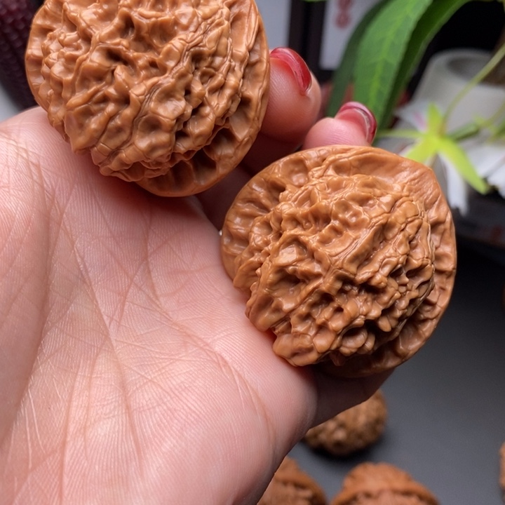 文玩核桃把件末**心官帽