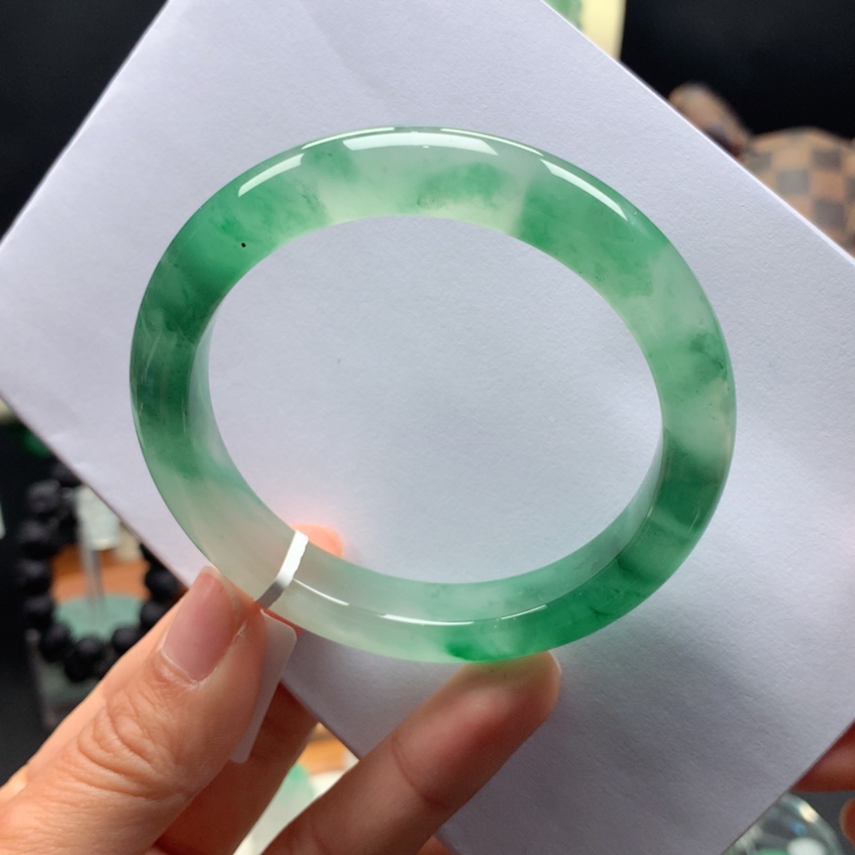 【闪购商品】未镶嵌手镯石英质玉