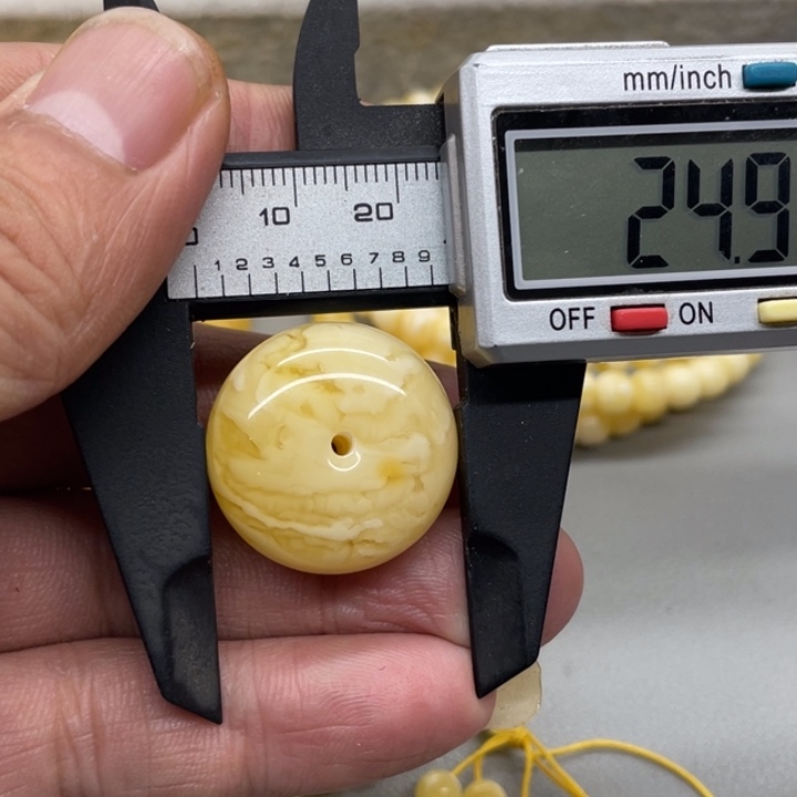 琥珀未镶嵌裸石挂件